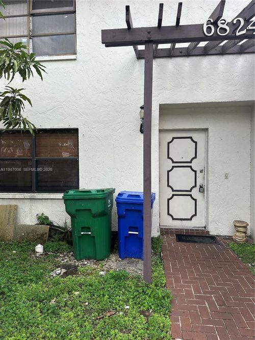 6-e-6824 Sw 37th St, Miramar, FL, 33023-6670 | Card Image