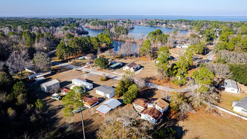 381 Fountain Lake Dr, Eutawville, SC, 29048-9473 | Card Image