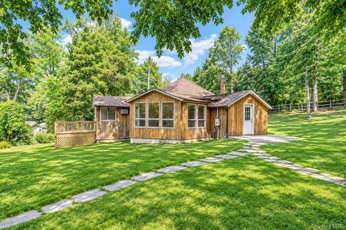 5 Jacobs Ln, Wading River, NY, 11792-1615 | Card Image