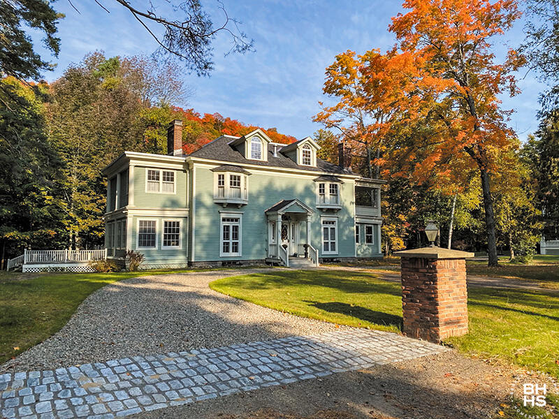 Park Ave, Saranac Lake, NY 12983