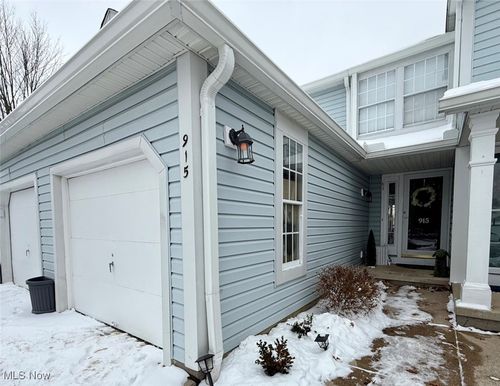 915 Sturbridge Dr, Medina, OH, 44256-3220 | Card Image