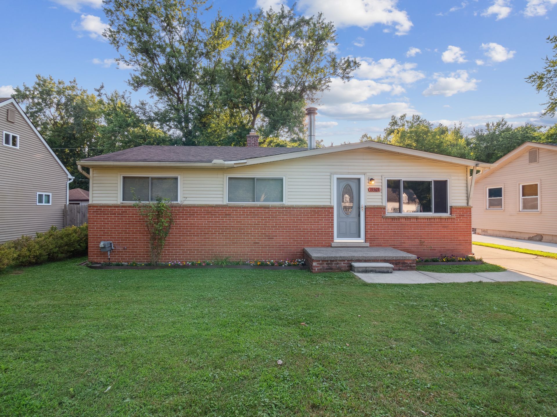 Brentwood St, Livonia, MI 48152