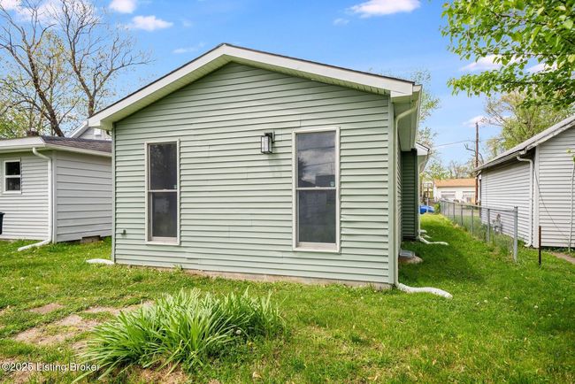 2550 Broadway St, House other with 2 bedrooms, 1 bathrooms and null parking in New Albany IN | Image 19