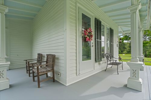 131 Elm St, Guilford, CT, 06437-1030 | Card Image