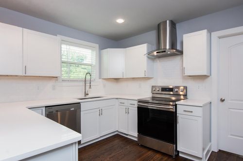 1009 Granada Ave, Nashville, TN, 37206-3427 | Card Image