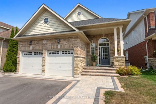 11 Piper Cres, Bowmanville, ON, L1C0G3 | Card Image