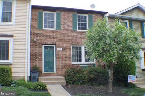 8008 Tyson Oaks Cir, VIENNA, VA, 22182-3944 | Card Image