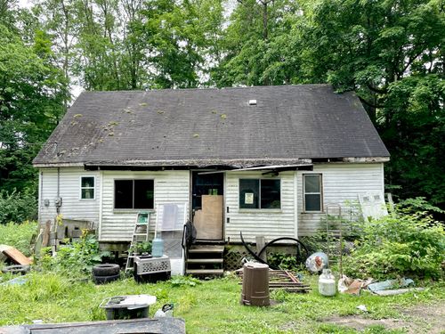 212 W Jackson St, Veedersburg, IN, 47987-1524 | Card Image