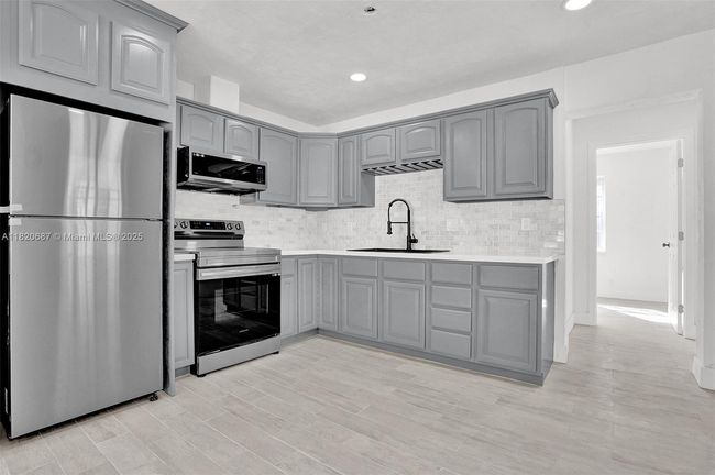 1608 Ne 34 Th St, House other with 4 bedrooms, 3 bathrooms and null parking in Oakland Park FL | Image 4
