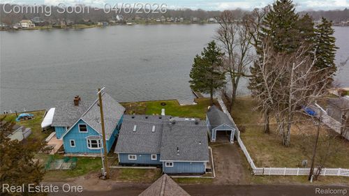 4262 Flynn, Highland, MI, 48356-1812 | Card Image