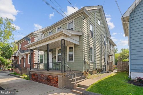 43 N Hellertown Ave, Quakertown, PA, 18951-1314 | Card Image