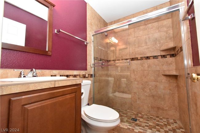 Bathroom next to the front bedroom | Image 9