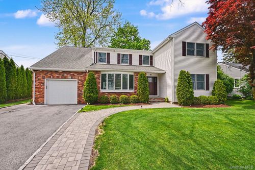 35 Ernest Dr, Scarsdale, NY, 10583-6744 | Card Image