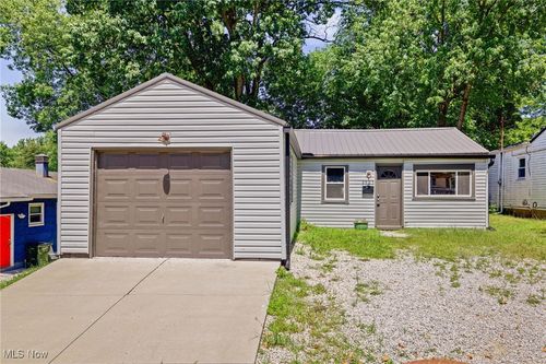 2525 44th St Nw, Canton, OH, 44709-2129 | Card Image