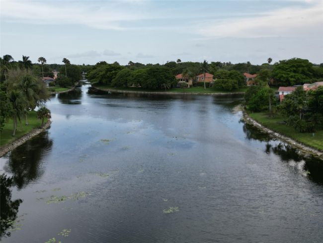 Views down canal to intersecting canals | Image 15
