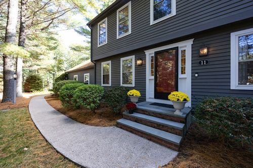 11 Quail Run Rd, Norfolk, MA, 02056-1709 | Card Image