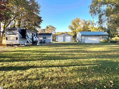 7682 Jackson Rd, Elwell, MI, 48832-9705 | Card Image