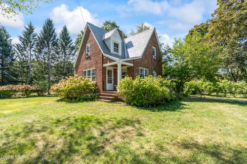 142 Kenwood Avenue, Bethlehem, NY, 12054 | Card Image