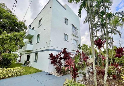 302-7516 Ne 1 Avenue, Miami, FL, 33138 | Card Image