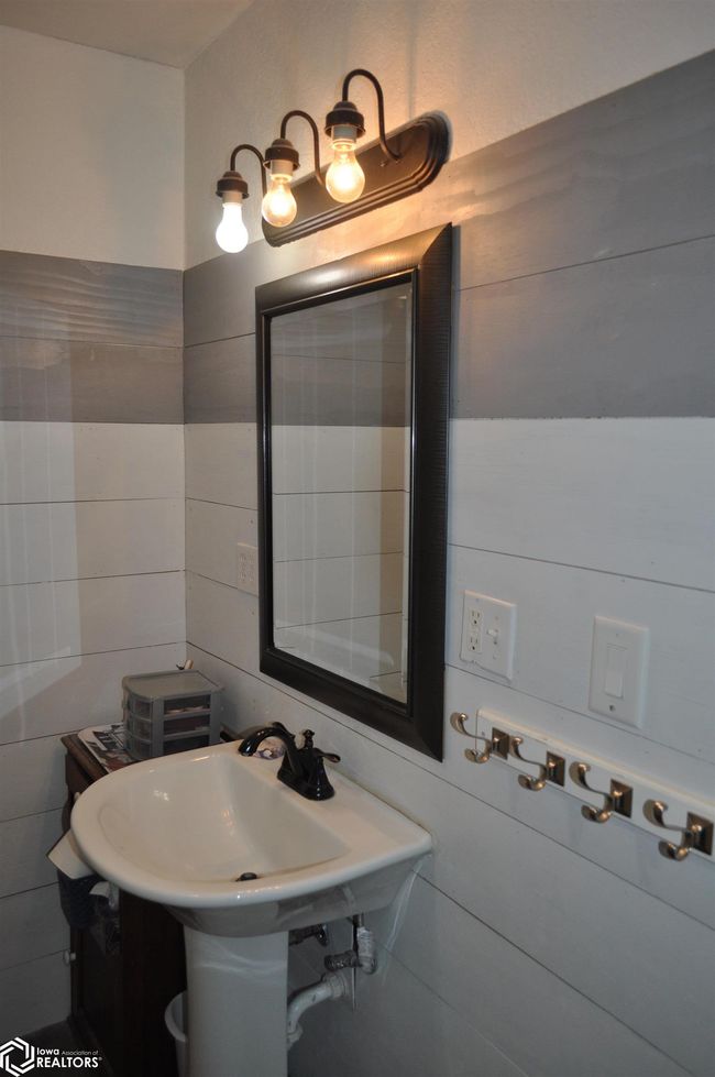 1036 N Crawford St, House other with 3 bedrooms, 3 bathrooms and null parking in Carroll IA | Image 39