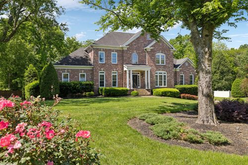 9411 Whittingham Dr, Brentwood, TN, 37027-8460 | Card Image