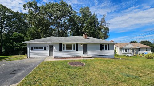 62 Mountain View Dr, Waterbury, CT, 06706-2824 | Card Image