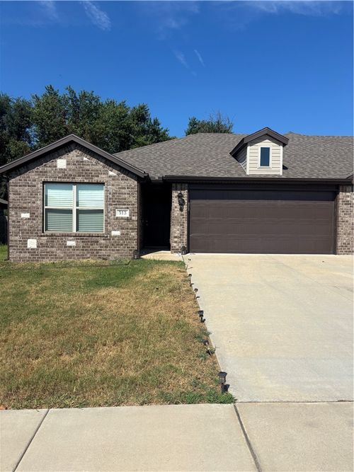 513 Vee St, Centerton, AR, 72719-5069 | Card Image