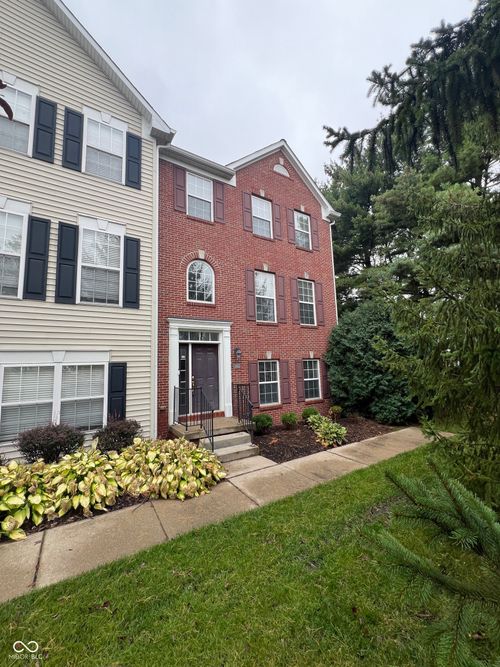 9451 Glencroft Way, Indianapolis, IN, 46250-4150 | Card Image