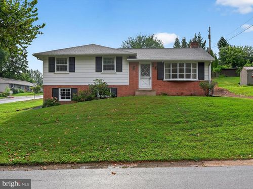 880 Corvair Rd, LANCASTER, PA, 17601-2004 | Card Image