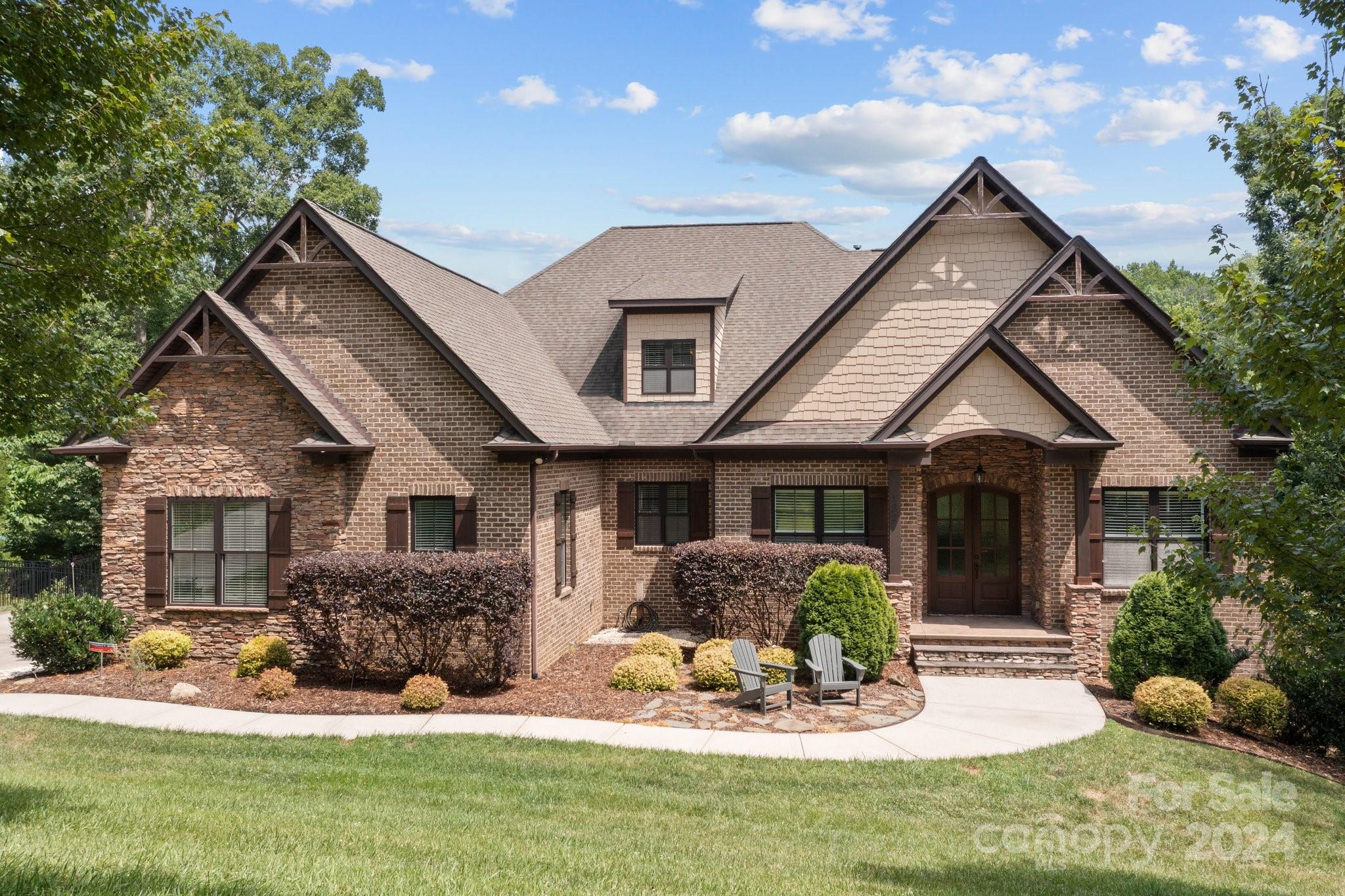 Montclair Dr, Mooresville, NC 28117