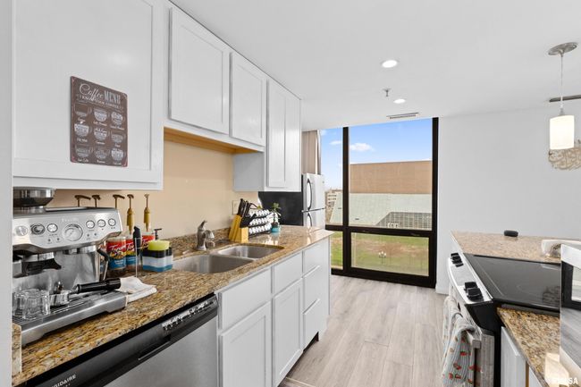 W5W - 125 Sw Jefferson Ave, Condo with 2 bedrooms, 2 bathrooms and null parking in Peoria IL | Image 13