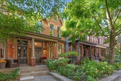 428 Sackville St, House attached with 3 bedrooms, 3 bathrooms and 1 parking in Toronto ON | Image 1