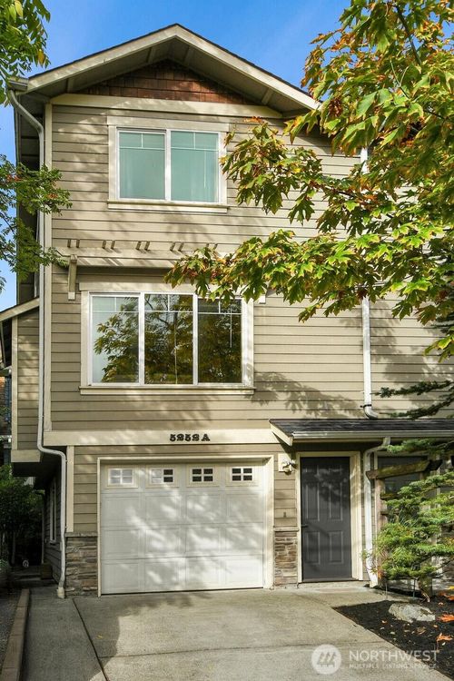 a-5252 12th Ave Ne, Seattle, WA, 98105-3548 | Card Image