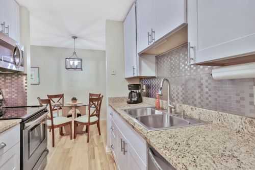 241-2800 Hamline Ave N, Roseville, MN, 55113-1744 | Card Image
