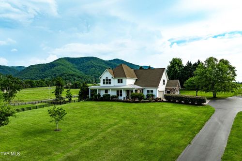 2294 Dry Creek Rd, Johnson City, TN, 37604-3458 | Card Image
