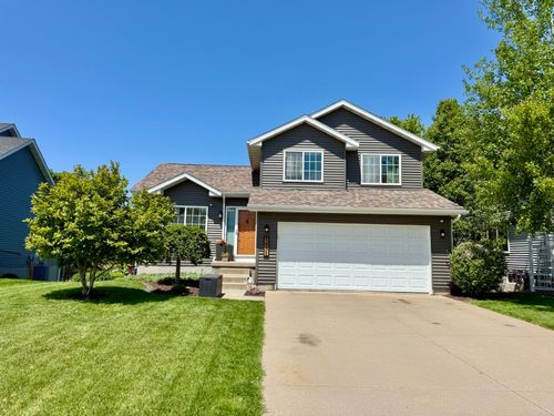 1431 Woolridge Dr, Coralville, IA, 52241-3035 | Card Image