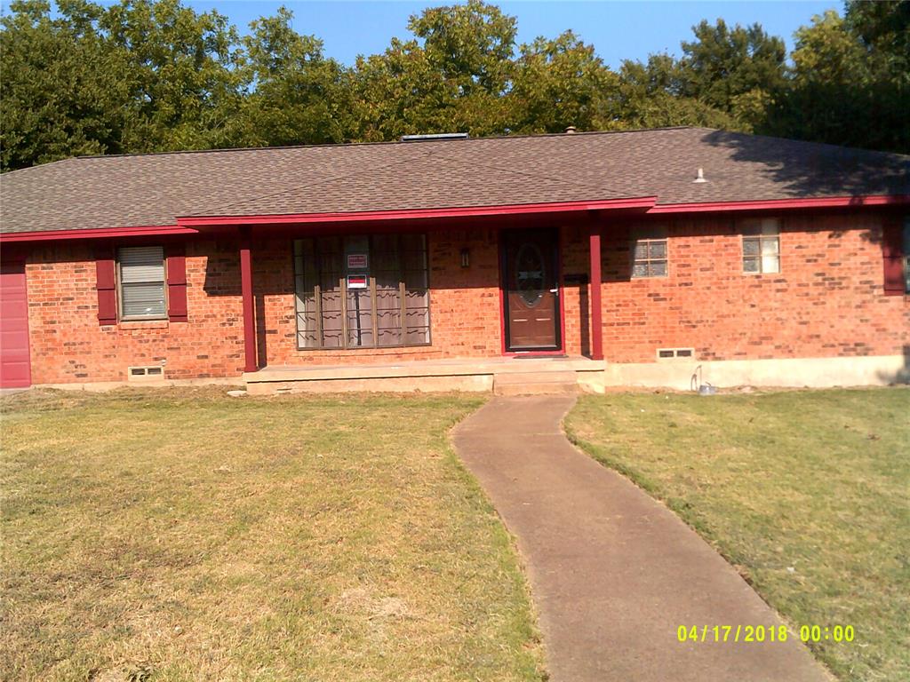 Dennis Dr, Desoto, TX 75115