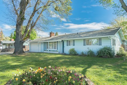 3086 Marilee St, Medford, OR, 97501-1129 | Card Image