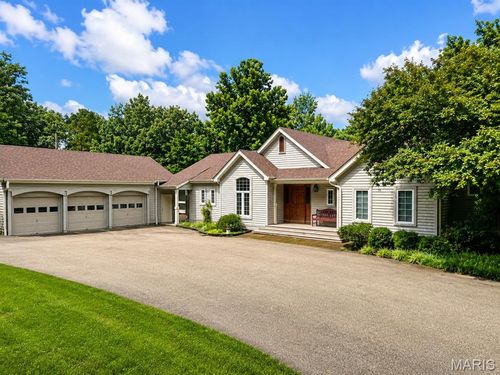 8767 John Mckeever Rd, Pacific, MO, 63069-5255 | Card Image