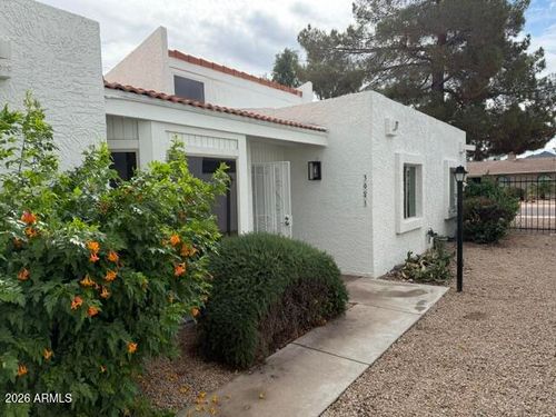 3081 E Cannon Dr, Phoenix, AZ, 85028-3840 | Card Image