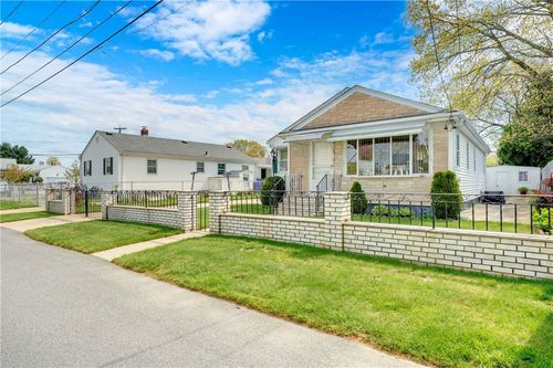 8 N Rose St, East Providence, RI, 02914-2710 | Card Image