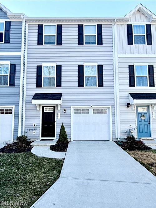 153 Raintree Ln, Painesville, OH, 44077-4162 | Card Image