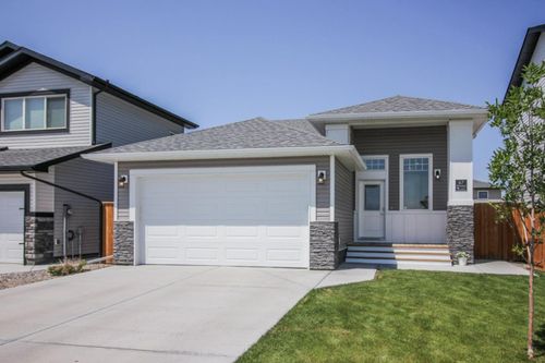 67 Kensington Rd W, Lethbridge, AB, T1J5N5 | Card Image