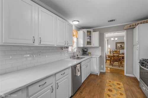 367 Leland Ave, Shreveport, LA, 71105-3248 | Card Image