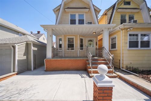 10244 85th Ave, Richmond Hill, NY, 11418-1115 | Card Image
