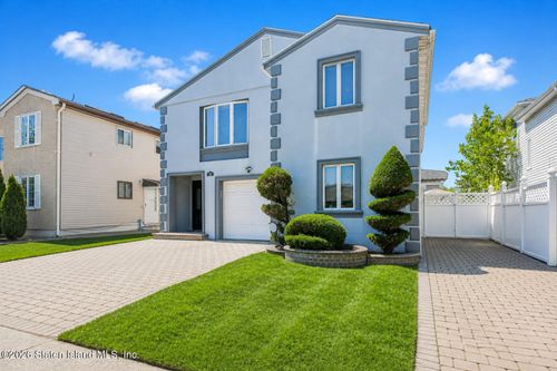 32 Furness Place, Staten Island, NY, 10314 | Card Image