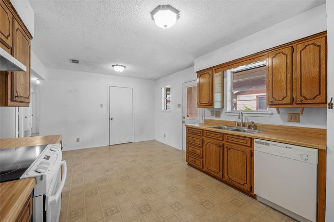 424 S Maxey St, House other with 3 bedrooms, 2 bathrooms and null parking in Sherman TX | Image 11