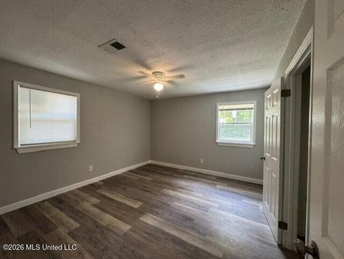 6564 Cortez Cir, Ocean Springs, MS, 39564-2333 | Card Image