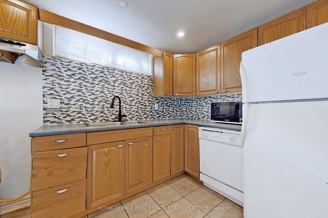 15 Waxham Rd, House other with 4 bedrooms, 2 bathrooms and 4 parking in Etobicoke ON | Image 26
