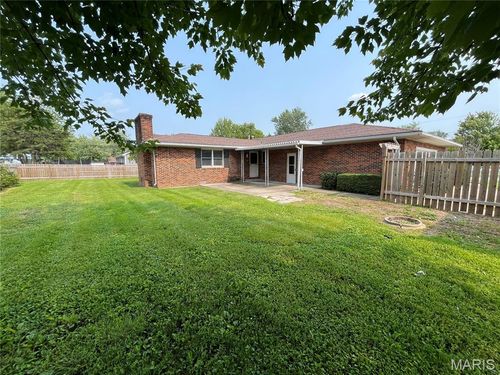 1319 Main St, Bowling Green, MO, 63334-1256 | Card Image